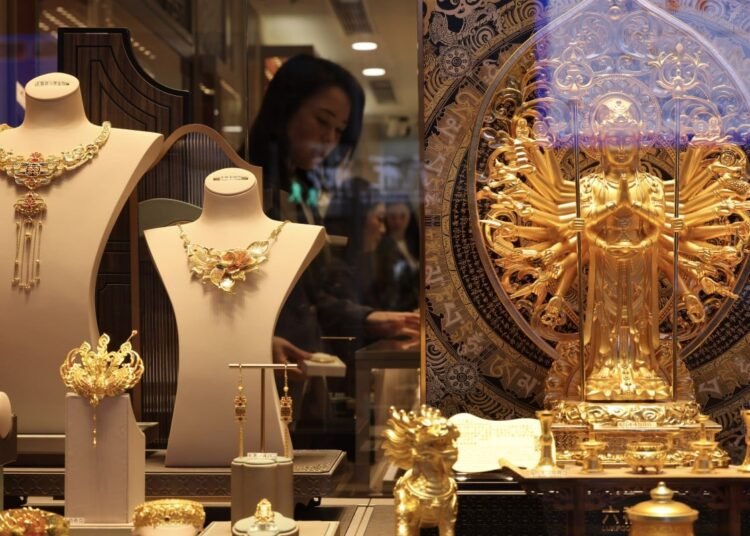 Goldman Sachs Remains Bullish on Gold Despite Rising Volatility
