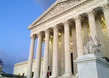 Supreme Court Weighs Fate of Trump Tariffs as Markets Rally