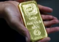 Gold in Dubai Trades at Discount as Middle East Conflict Disrupts Bullion Shipments