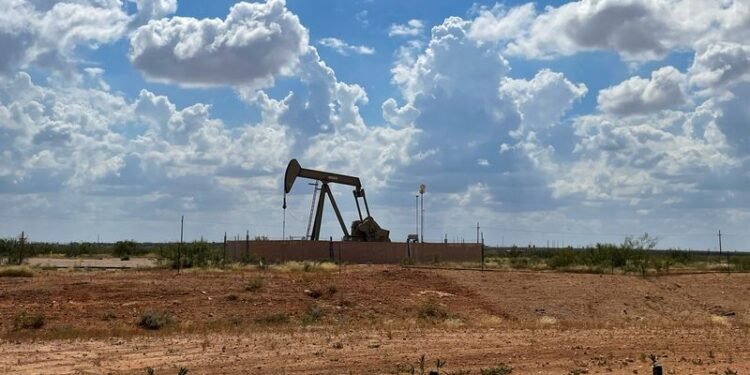 US oil prices jump on supply fears amid expanding U.S.-Israeli war with Iran