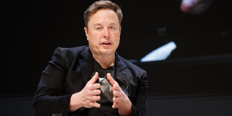 Elon Musk offers to pay TSA workers’ salaries amid DHS budget standoff