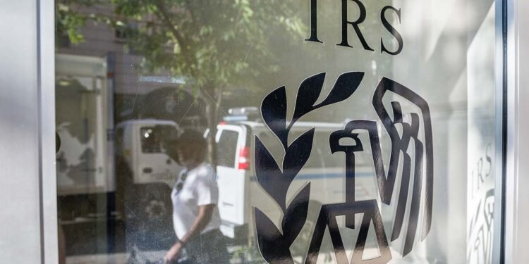 Average tax refund up nearly 11% from a year ago, IRS data shows