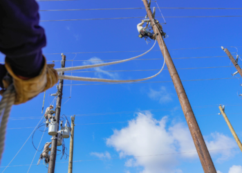 Electric bills are becoming a midterm problem neither party can ignore