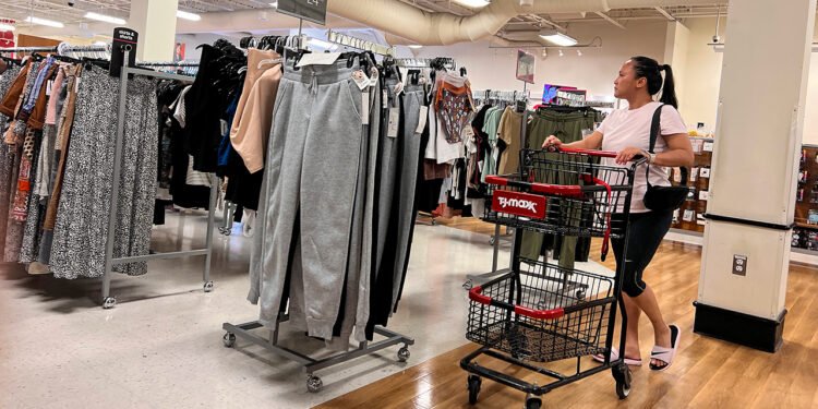 The ‘off-price’ boom: Retail giant announces $2.5B buyback as discount shopping surges