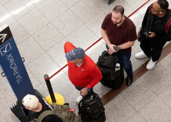 Delta suspends VIP services for Congress members amid DHS shutdown, TSA delays