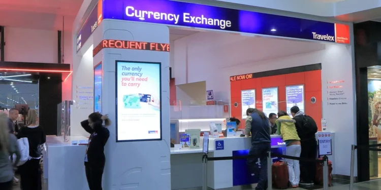 Dollar Holds a Neutral Tone as Traders Await Fresh Macro and Yield Catalysts