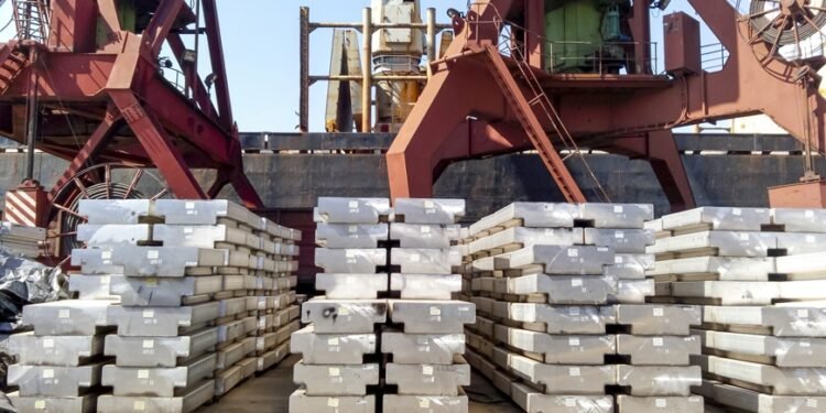 Aluminium Holds a Cautious Tone as Intraday Support Limits Deeper Losses