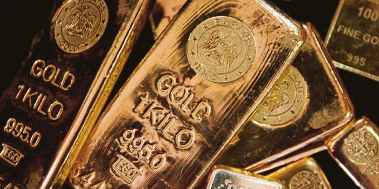 Gold steady as dollar and rates hold; safe-haven demand persists