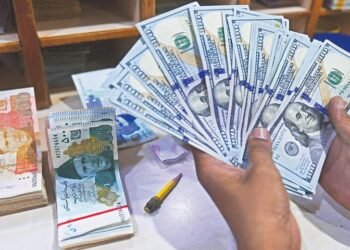 Dollar Firm, Major FX Mixed as Markets Await Central Banks