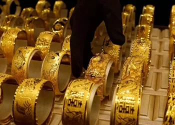 Gold steadies as dollar eases amid cautious inflation and rates outlook