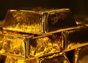 Gold Holds Ground as Dollar Pauses, Investors Eye Fed Hints