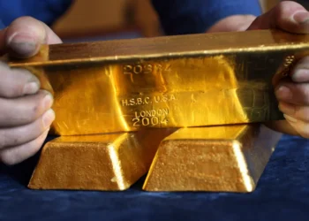 Gold Holds Ground as Dollar and Rates Spark Cautious Trade