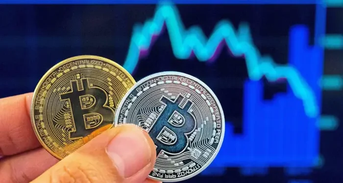 Crypto Market Teeters as Bitcoin and Ethereum Hold Steady Amid Mixed Flows