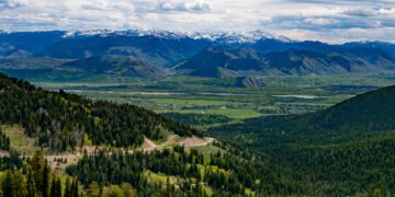 Americans map out summer travel as mountain town claims No. 1 spot