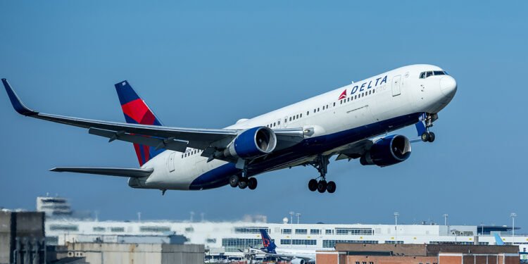 Delta landing attempt rattled by wrong tower radio mix-up, sparking alarm near LaGuardia