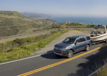 Ford recalls over 422,000 vehicles over windshield wiper issue