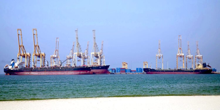 Oil tankers reportedly moving through Strait of Hormuz, CEO says, as prices slide