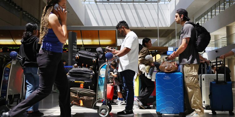 United Airlines checked bag fees climbs $10-50 as fuel prices nearly double since Iran war